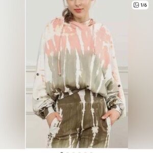 Young Fabulous & Broke Raissa Peach and Cream Tie-Dye Hoodie Size M L